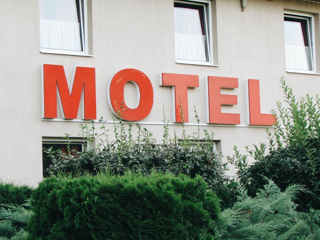 Panama Motel Szekesfehervar Exterior photo